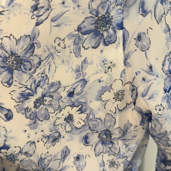 Altar’d State romper. Small. Like new. Sheer floral over nice white lining. - Picture 7 of 7